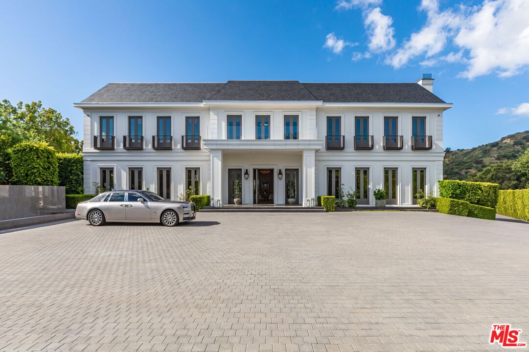 2571 Wallingford Dr