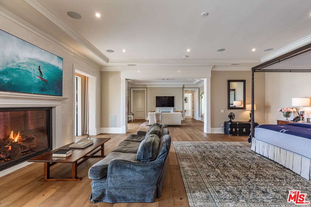 2571 Wallingford Dr