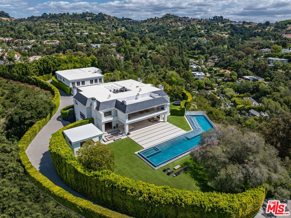 2571 Wallingford Dr