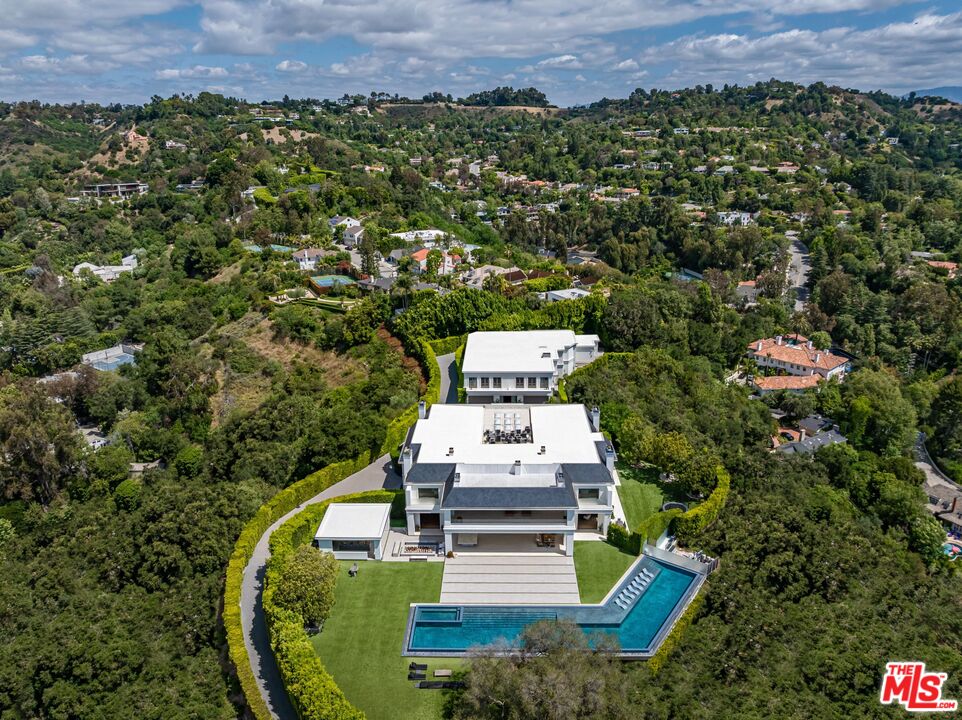 2571 Wallingford Dr