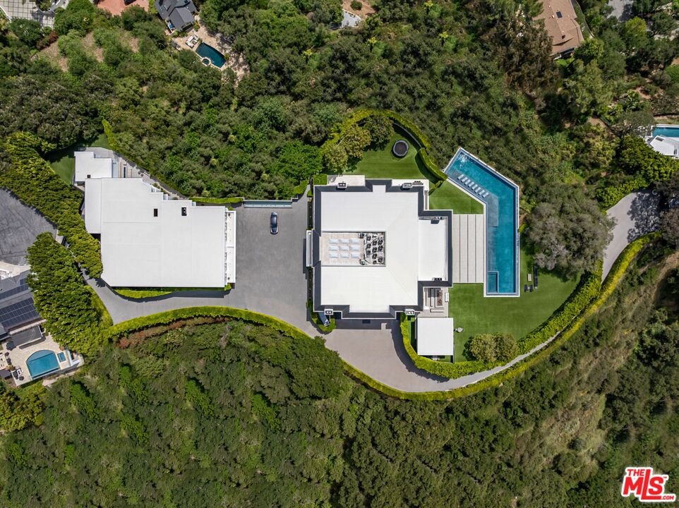 2571 Wallingford Dr