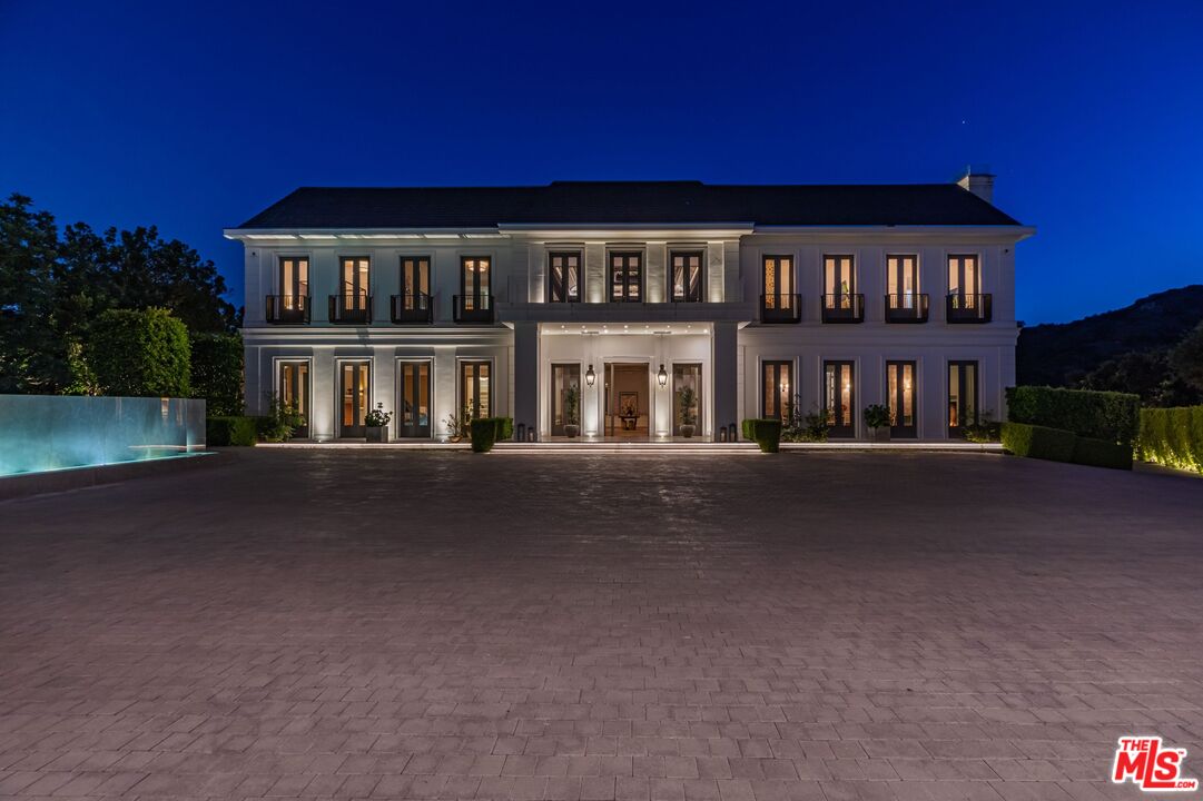 2571 Wallingford Dr