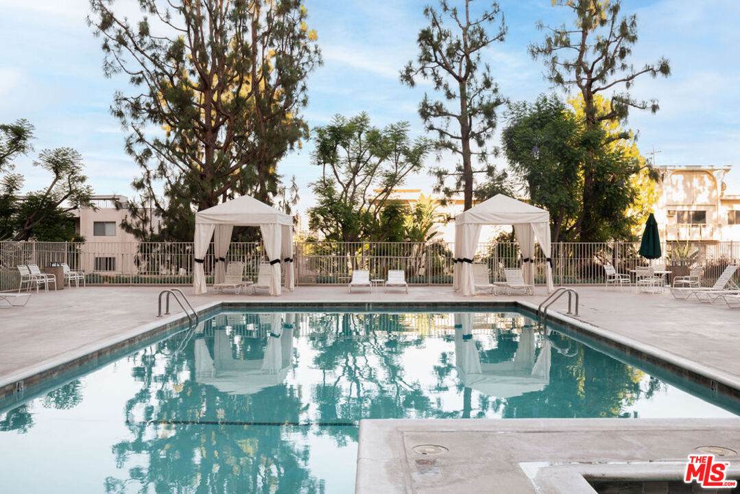 100 S Doheny Dr Unit: 1011