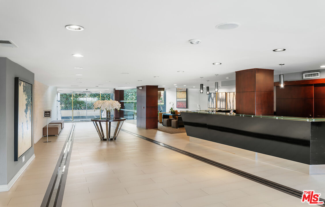 7250 Franklin Ave Unit: 511