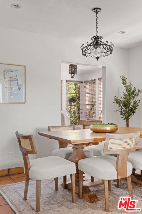 3101 Fernwood Ave