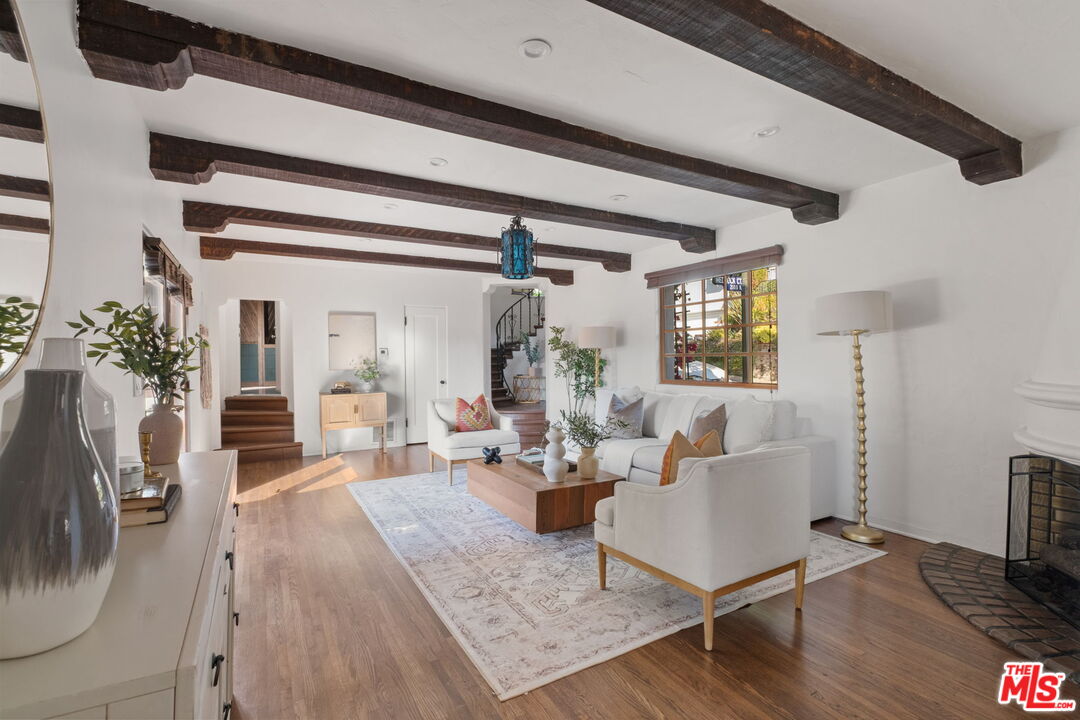 3101 Fernwood Ave