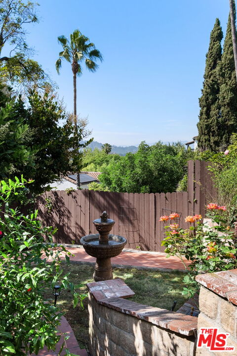 3101 Fernwood Ave