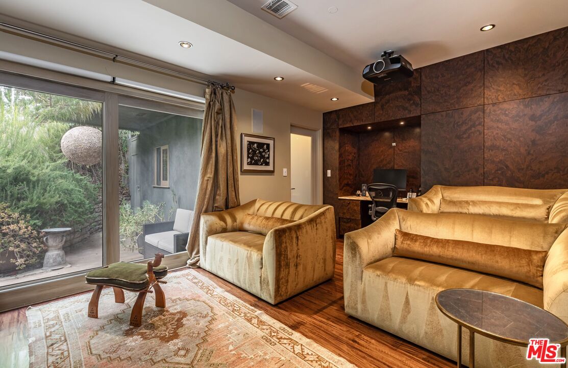 1211 Sierra Alta Way