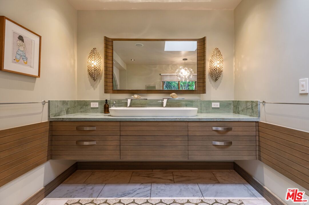1211 Sierra Alta Way