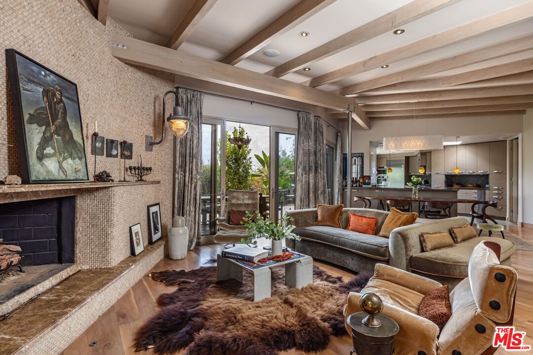1211 Sierra Alta Way
