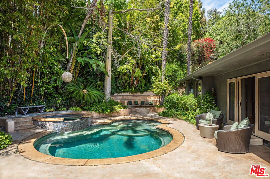 1211 Sierra Alta Way