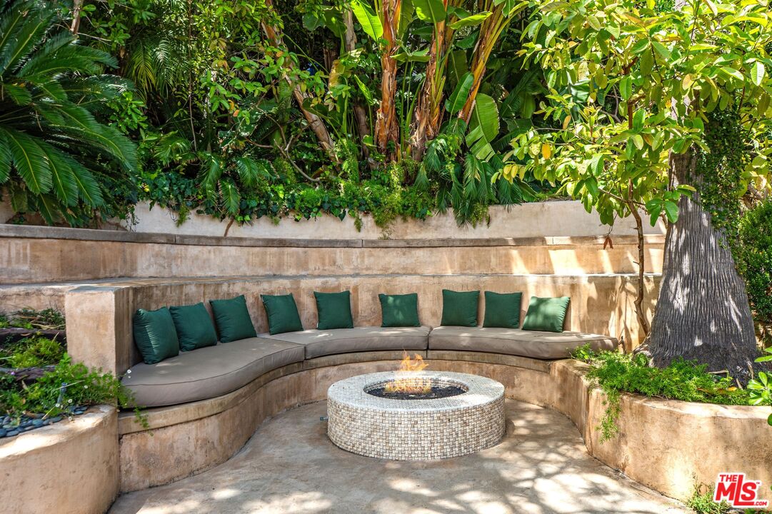 1211 Sierra Alta Way