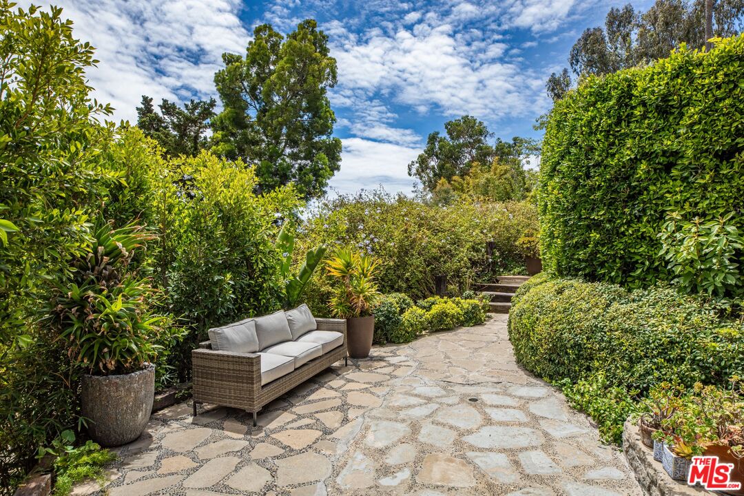1211 Sierra Alta Way