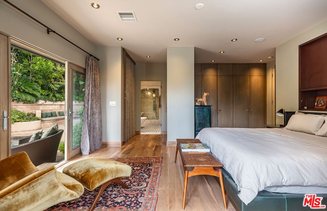 1211 Sierra Alta Way