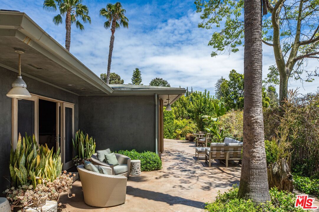 1211 Sierra Alta Way