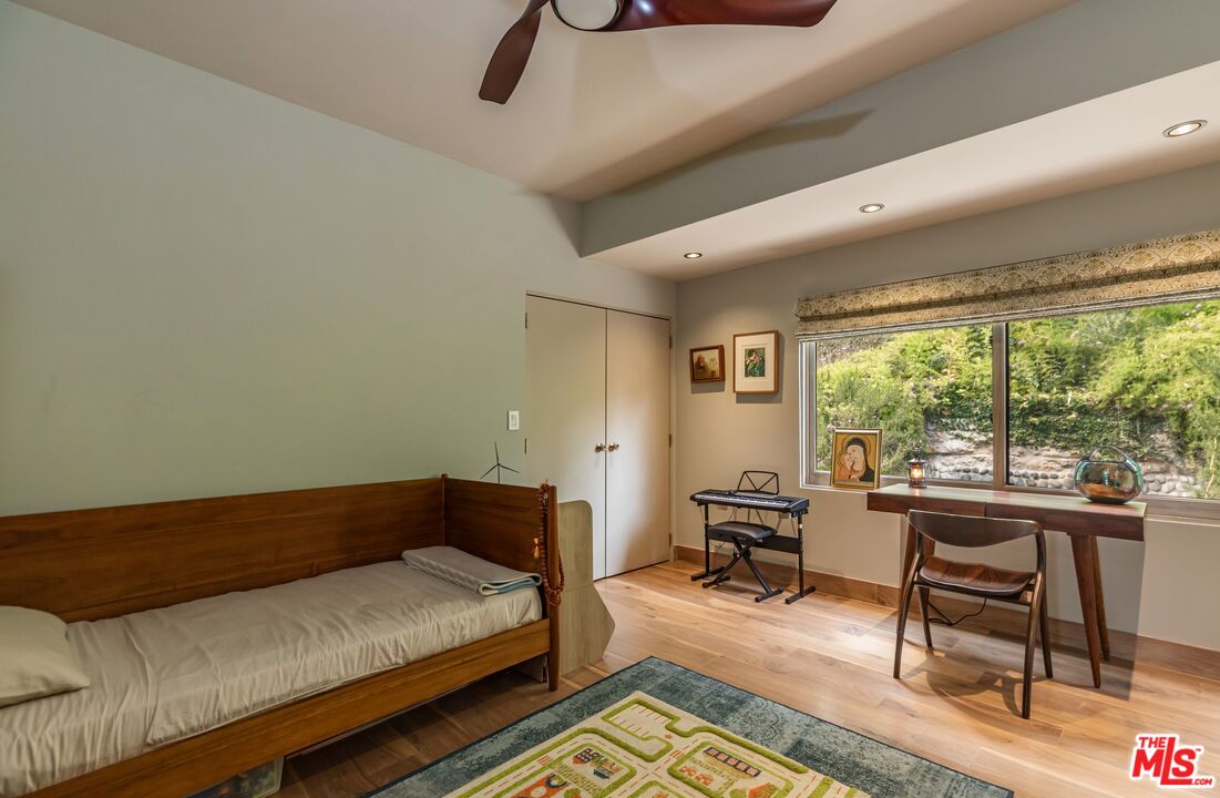 1211 Sierra Alta Way
