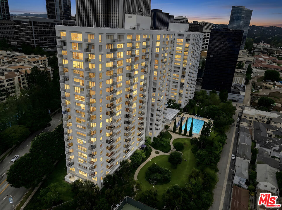 2170 Century Park Unit: 912