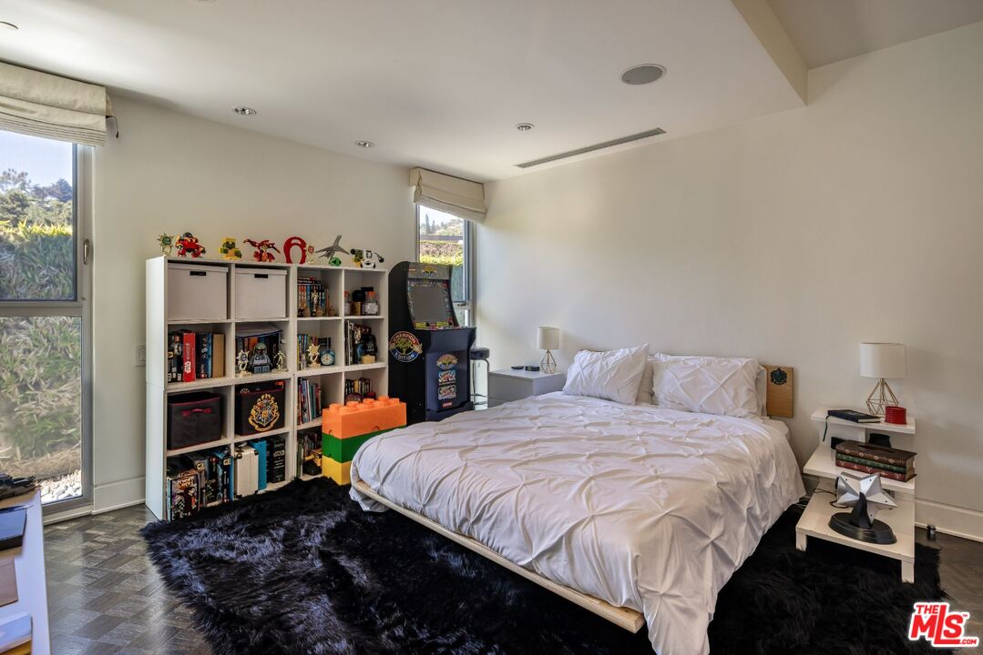 1012 Wallace Rdg