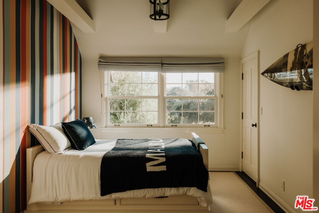 6825 Zumirez Dr