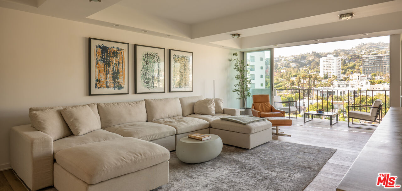 818 N Doheny Dr Unit: 1107