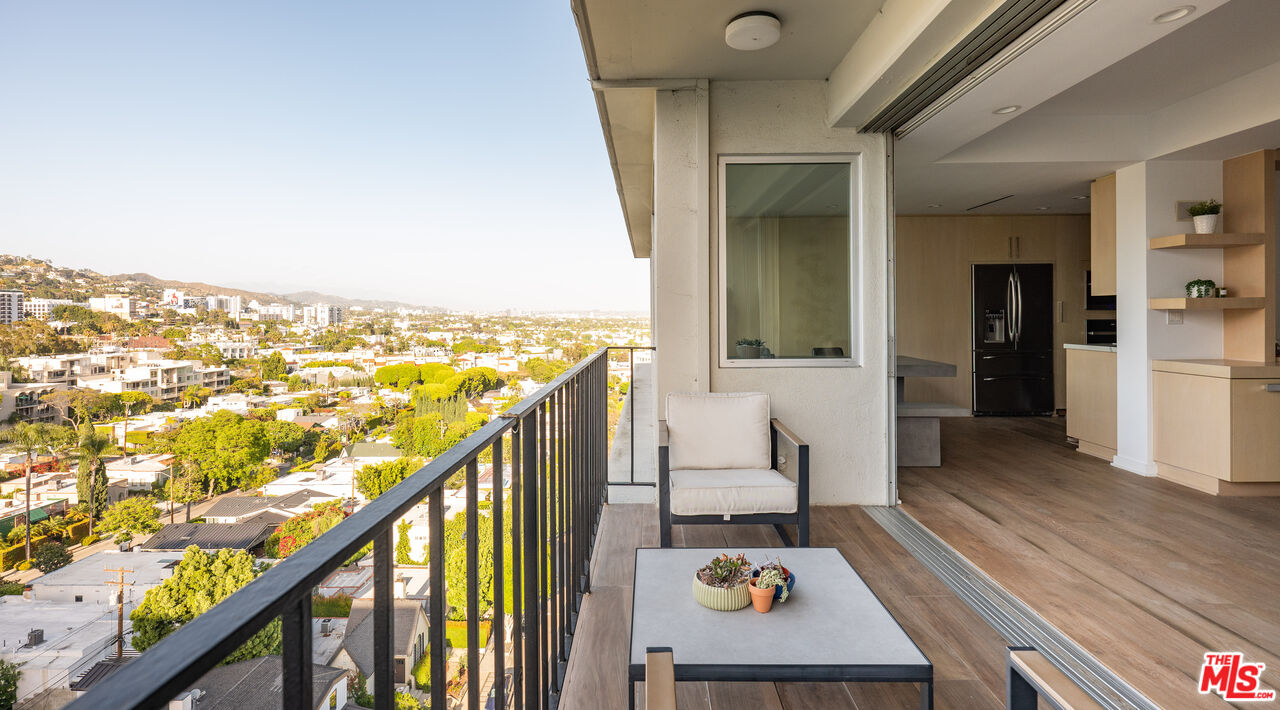 818 N Doheny Dr Unit: 1107