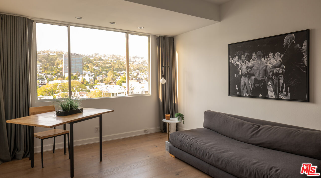 818 N Doheny Dr Unit: 1107