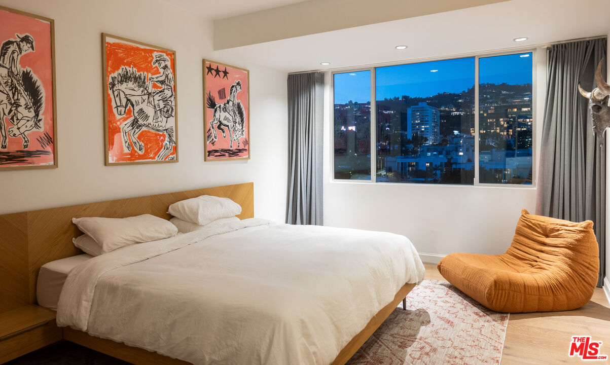 818 N Doheny Dr Unit: 1107