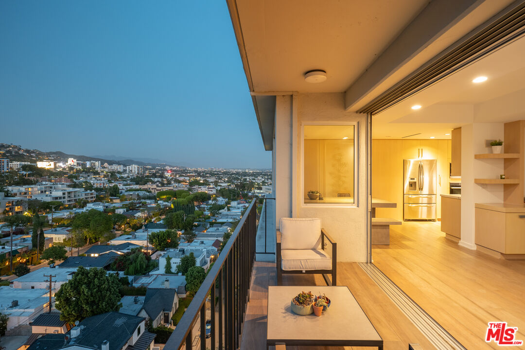 818 N Doheny Dr Unit: 1107