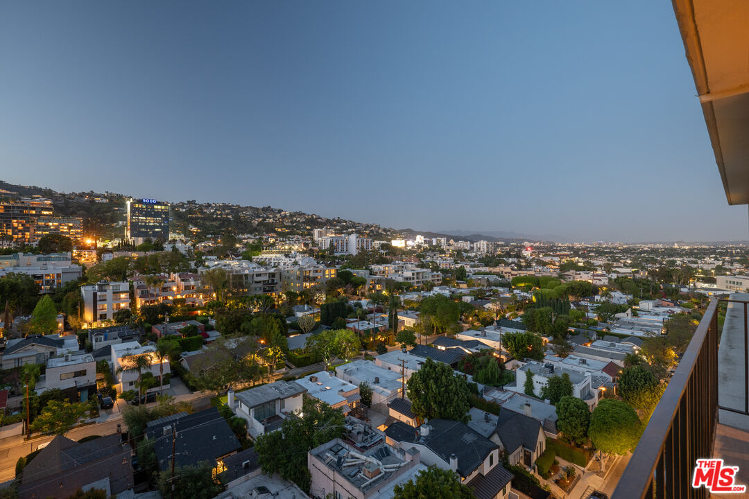 818 N Doheny Dr Unit: 1107