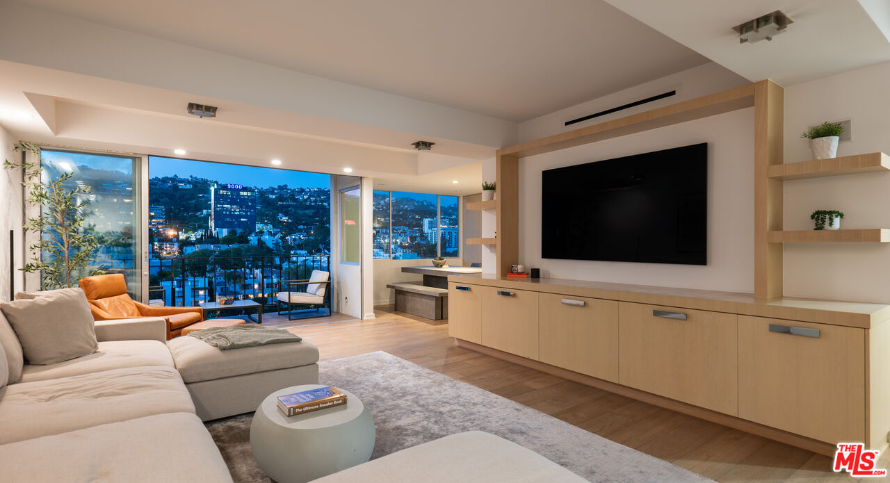 818 N Doheny Dr Unit: 1107