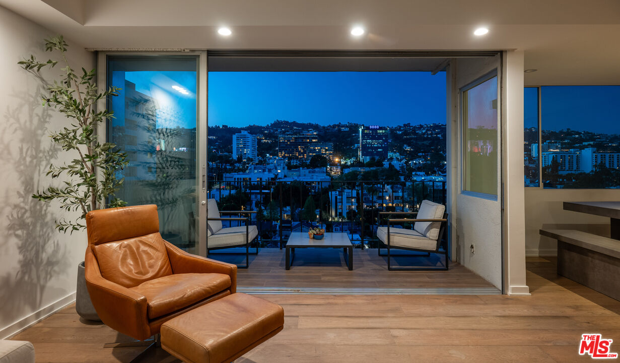 818 N Doheny Dr Unit: 1107