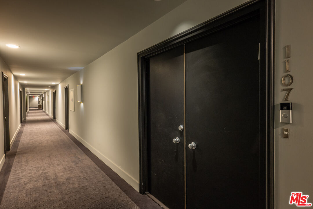 818 N Doheny Dr Unit: 1107