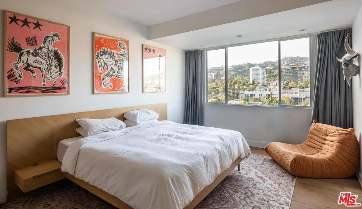 818 N Doheny Dr Unit: 1107