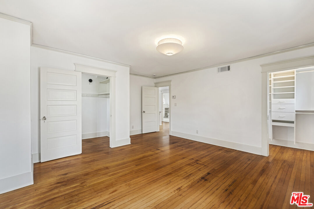 358 N Ridgewood Pl