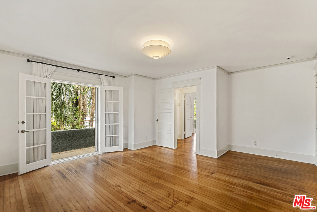 358 N Ridgewood Pl