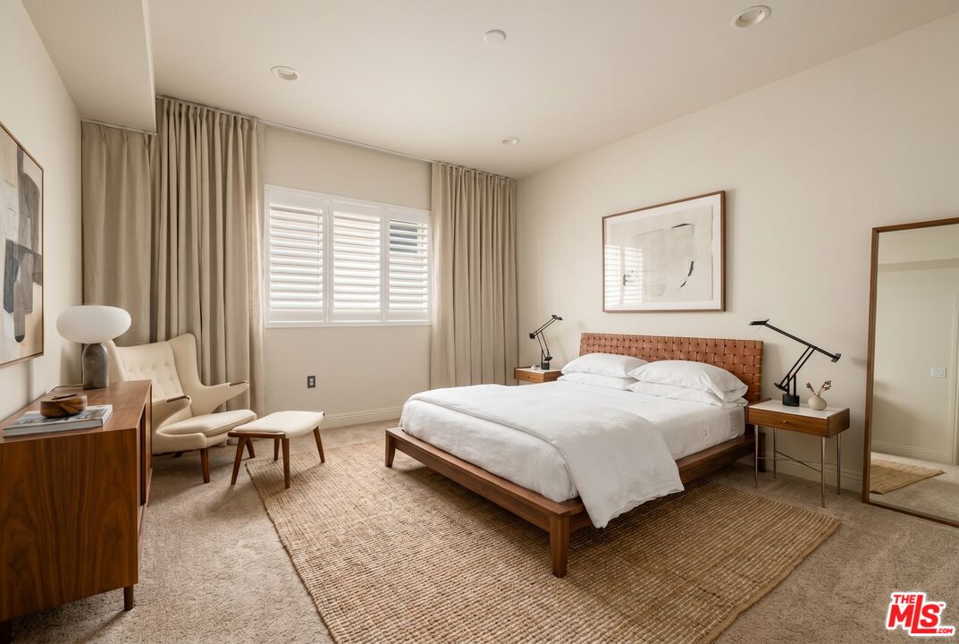 2255 Fox Hills Dr Unit: 200