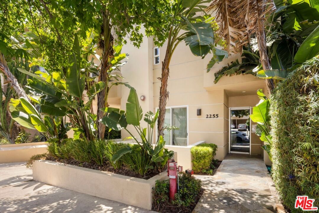 2255 Fox Hills Dr Unit: 200