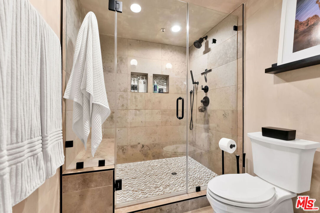 851 N San Vicente Blvd Unit: 121