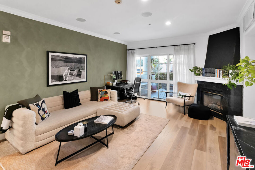 851 N San Vicente Blvd Unit: 121