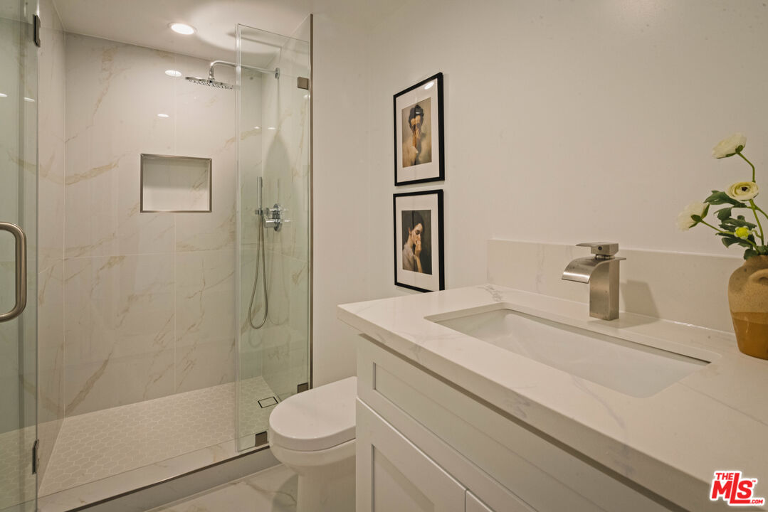 130 E Gainsborough Rd