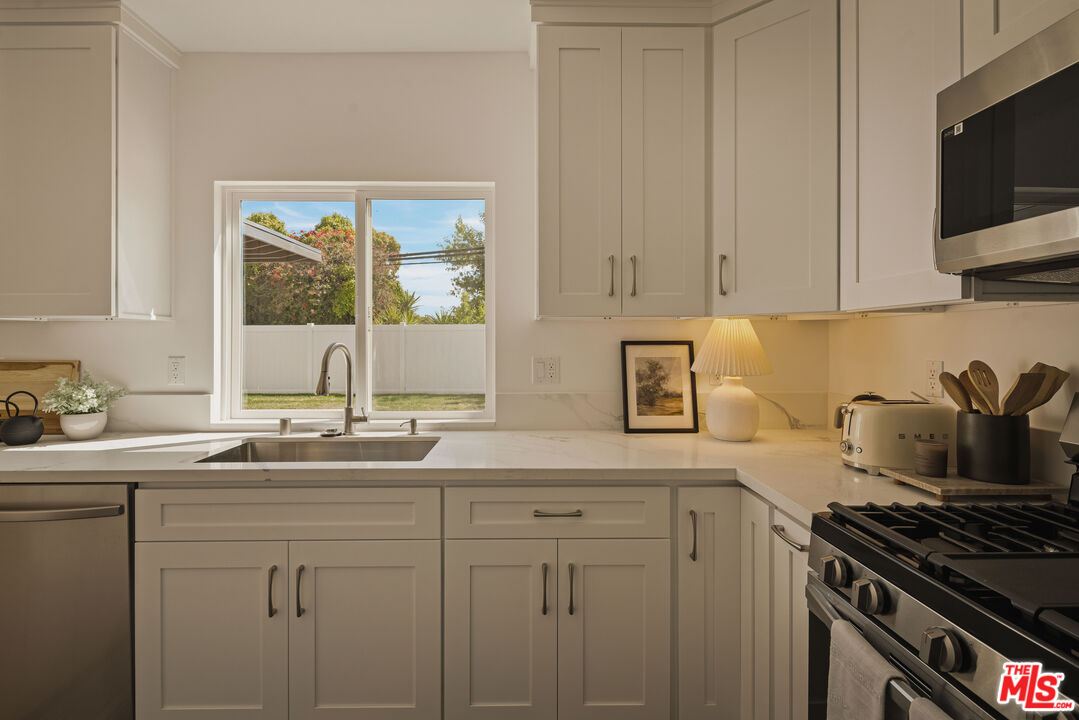 130 E Gainsborough Rd