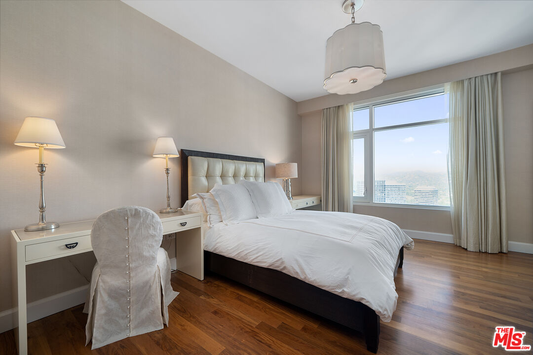 1 W Century Dr Unit: 35D