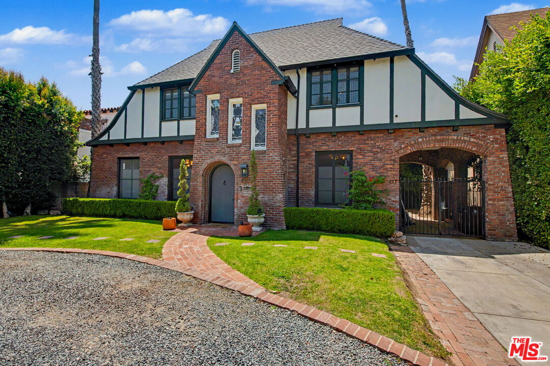 455 N Highland Ave