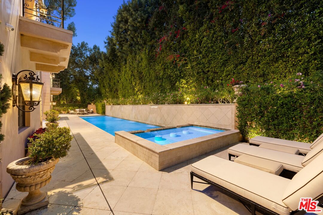9541 Sunset Blvd