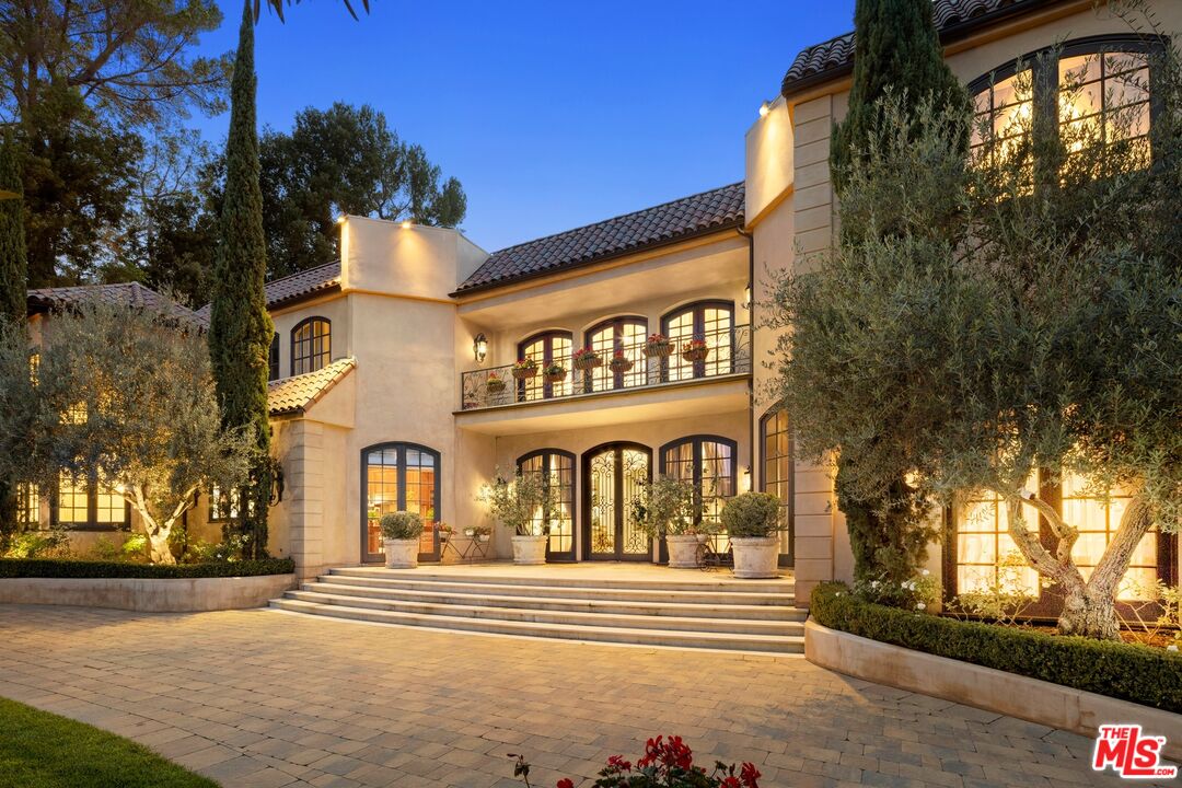 9541 Sunset Blvd