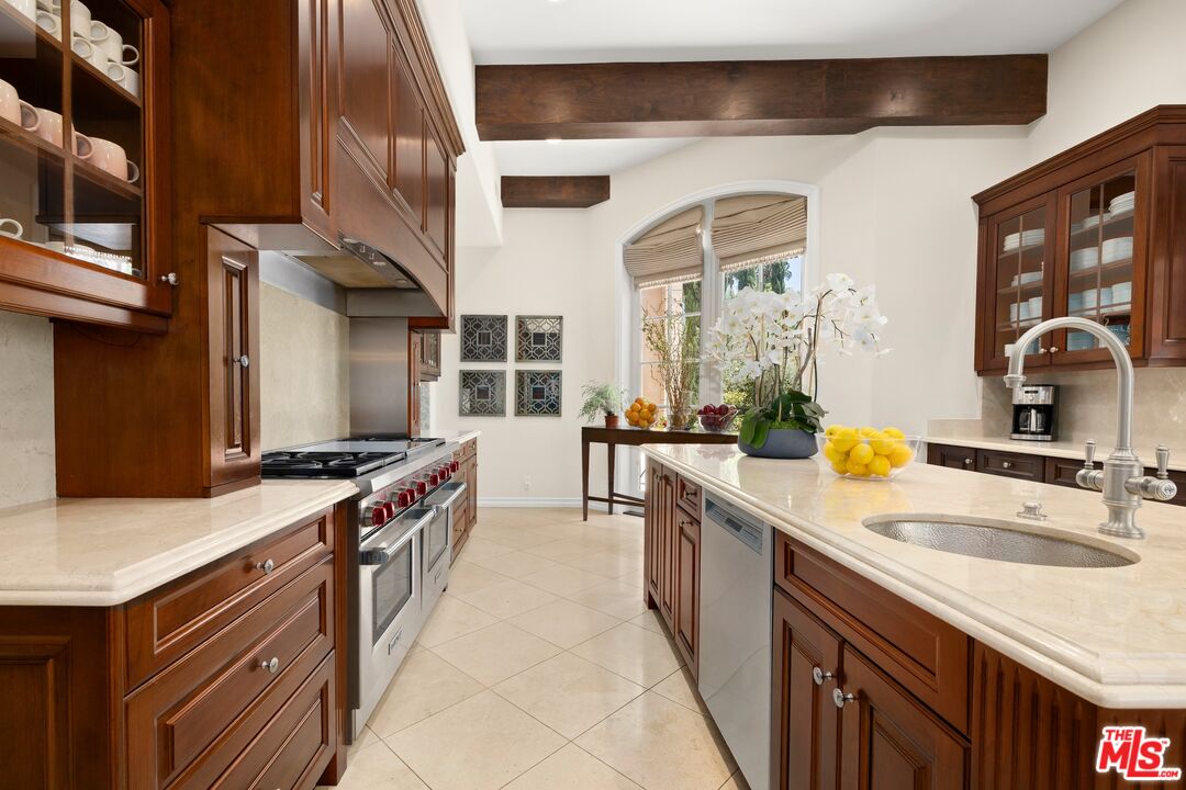 9541 Sunset Blvd