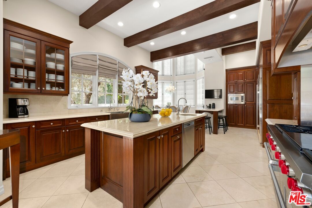 9541 Sunset Blvd