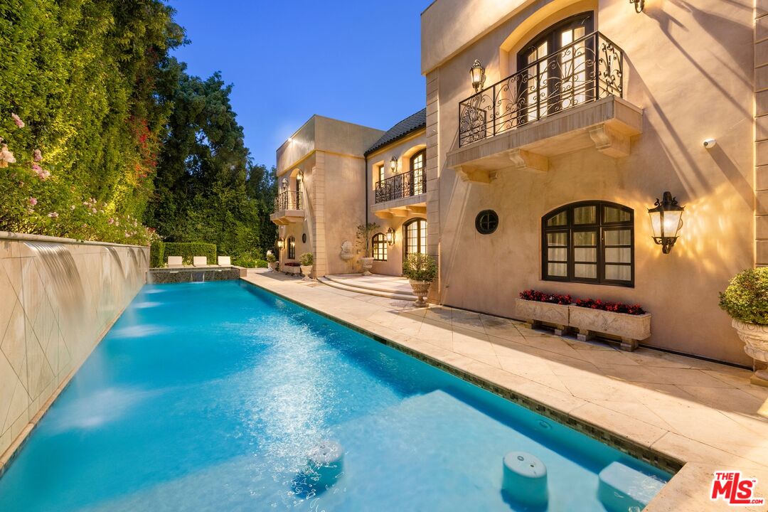 9541 Sunset Blvd