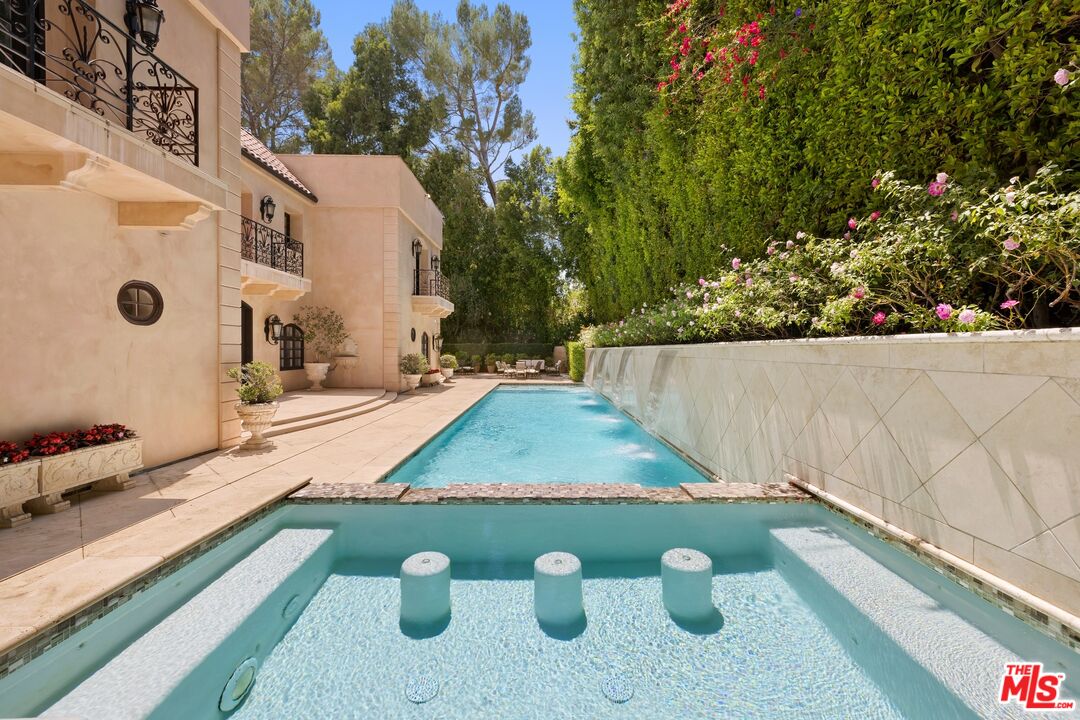 9541 Sunset Blvd
