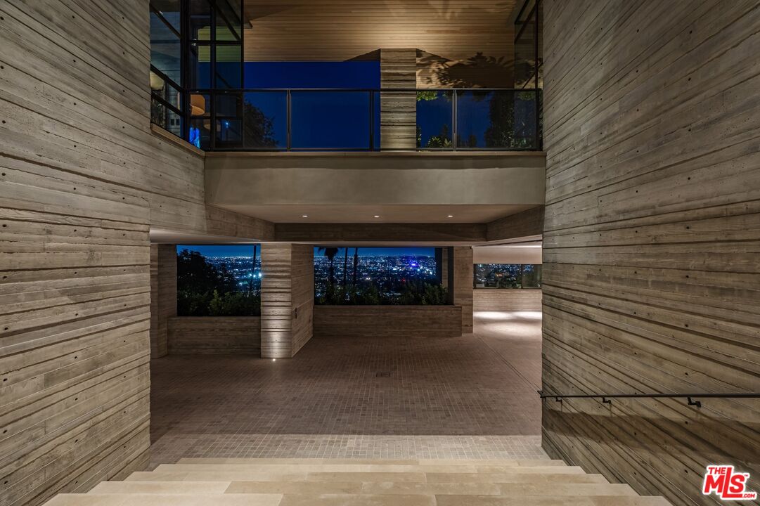 7661 Curson Ter